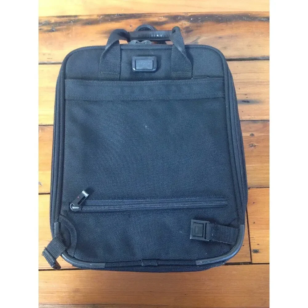 US Luggage New York Black Expandable Carry On Laptop Briefcase Attache Bag 13x16